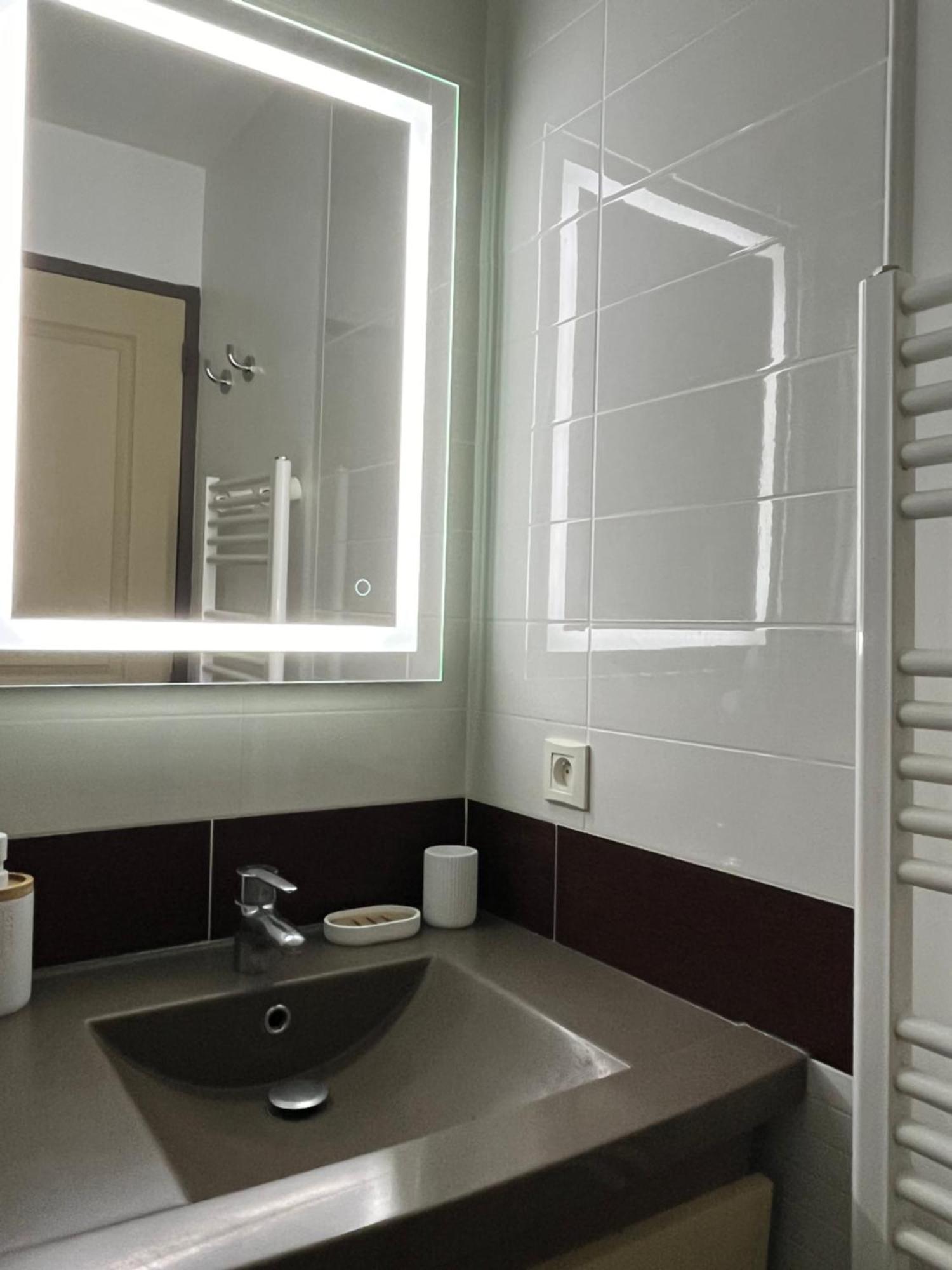 Superbe Appartement Une Chambre Vue Mer Piscine Tennis คานส์ ภายนอก รูปภาพ